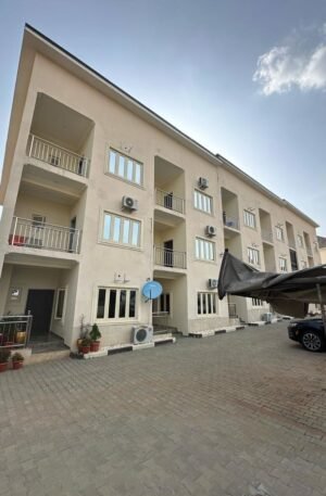 4 BEDROOMS TERRACE DUPLEX, FAMILY LOUNGE AND BQ